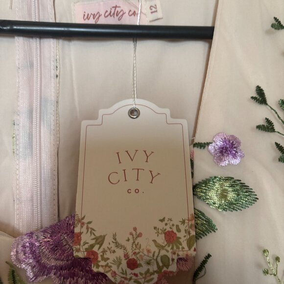 Ivy City Co Flora Dress in Pastel - Picture 5 of 7